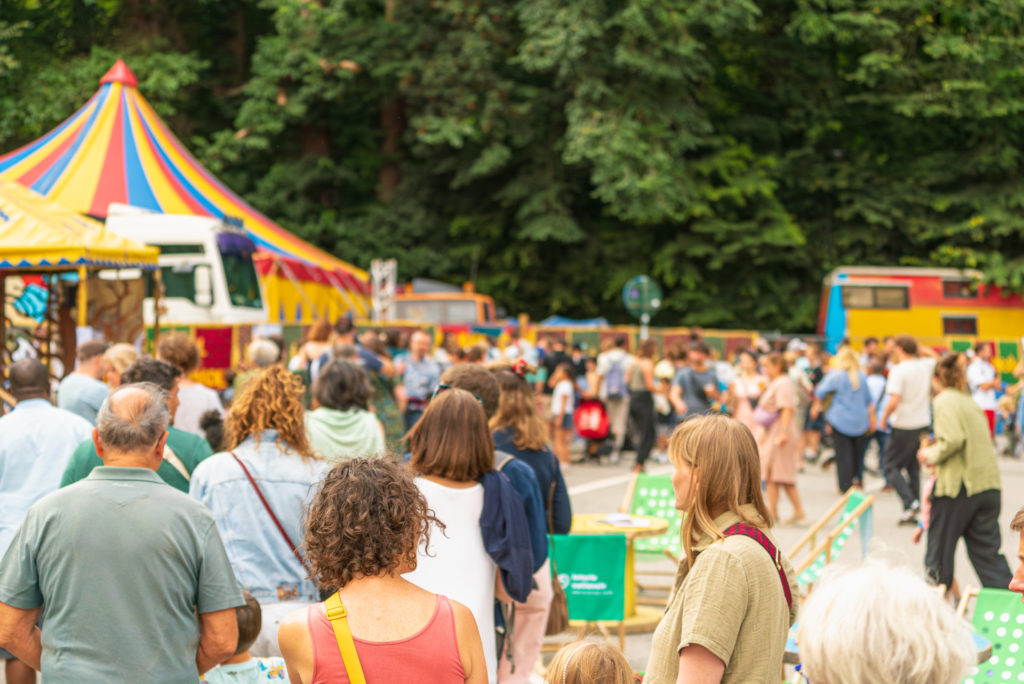 foule au festival théâtres nomades